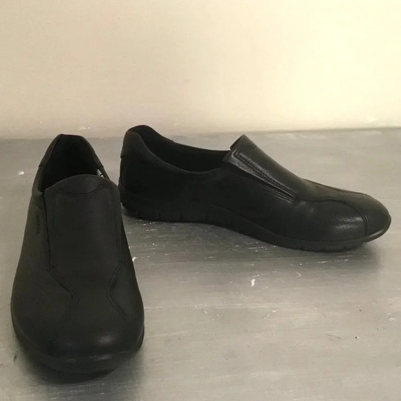 ECCO Babett Leather Slip on  Black  Casual Loafer Shoes Black SZ 10 M - Picture 3 of 14